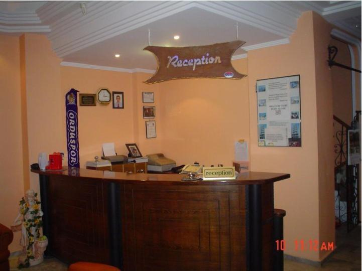 Akerdem Hotel Кушадасъ Екстериор снимка