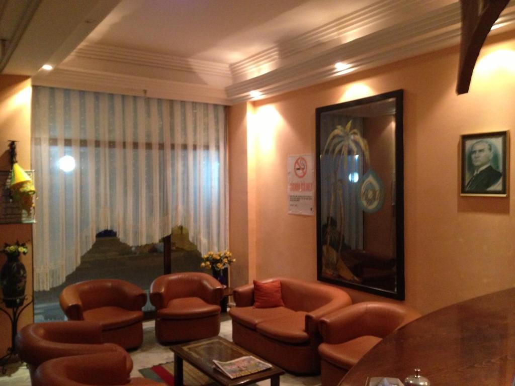 Akerdem Hotel Кушадасъ Екстериор снимка
