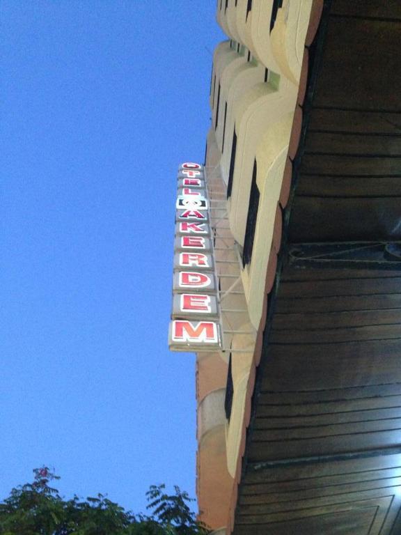 Akerdem Hotel Кушадасъ Екстериор снимка