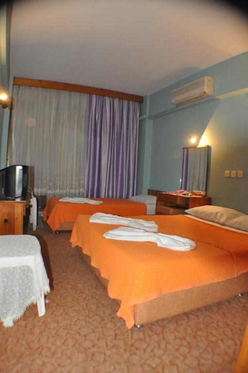 Akerdem Hotel Кушадасъ Екстериор снимка