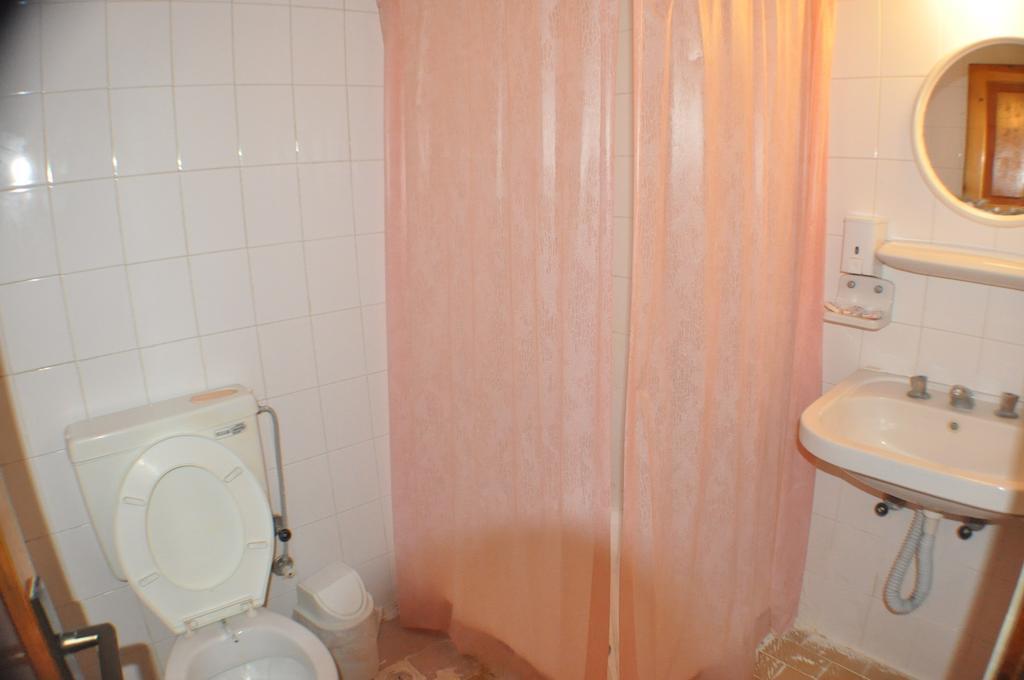 Akerdem Hotel Кушадасъ Екстериор снимка