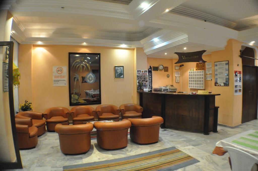 Akerdem Hotel Кушадасъ Екстериор снимка